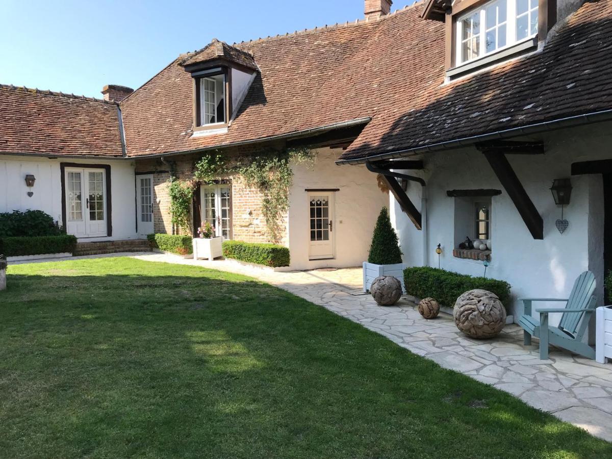 Bed and Breakfast La Taniere Des Ours Chaumont-sur-Tharonne Exterior foto