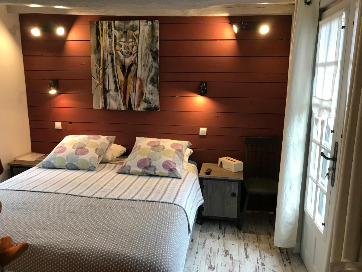 Bed and Breakfast La Taniere Des Ours Chaumont-sur-Tharonne Exterior foto
