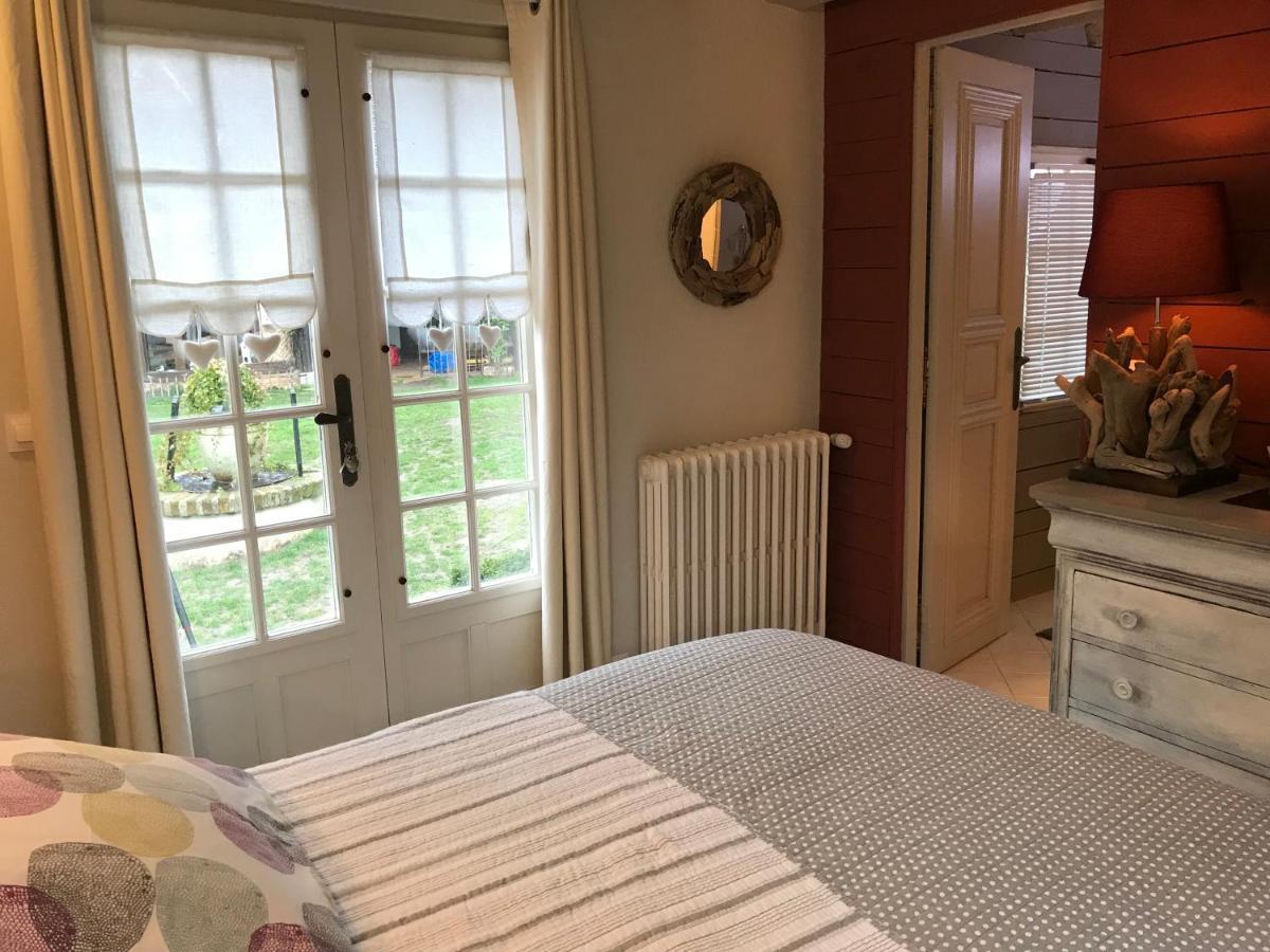 Bed and Breakfast La Taniere Des Ours Chaumont-sur-Tharonne Exterior foto