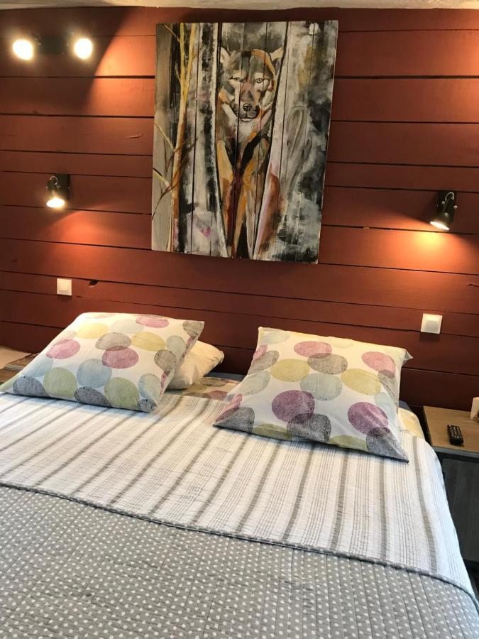 Bed and Breakfast La Taniere Des Ours Chaumont-sur-Tharonne Exterior foto
